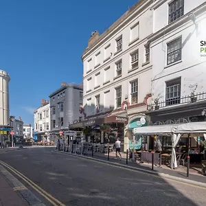  Apartment Charming Luxury 3bed In A Prime Location By Sharphaus Short Lets & Serviced Management United Kingdom